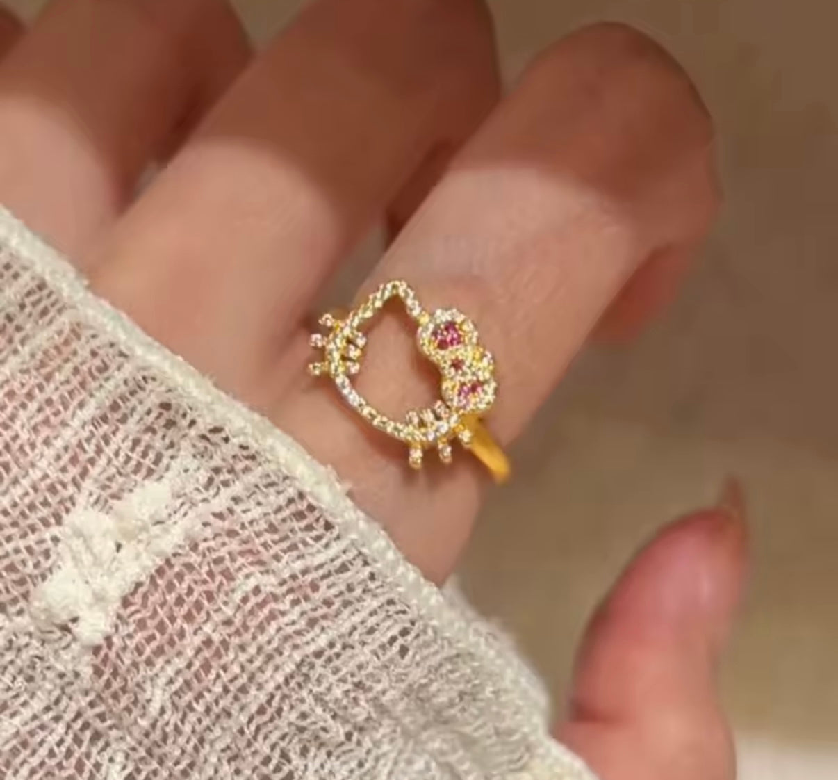 HK gold rhinestone ring
