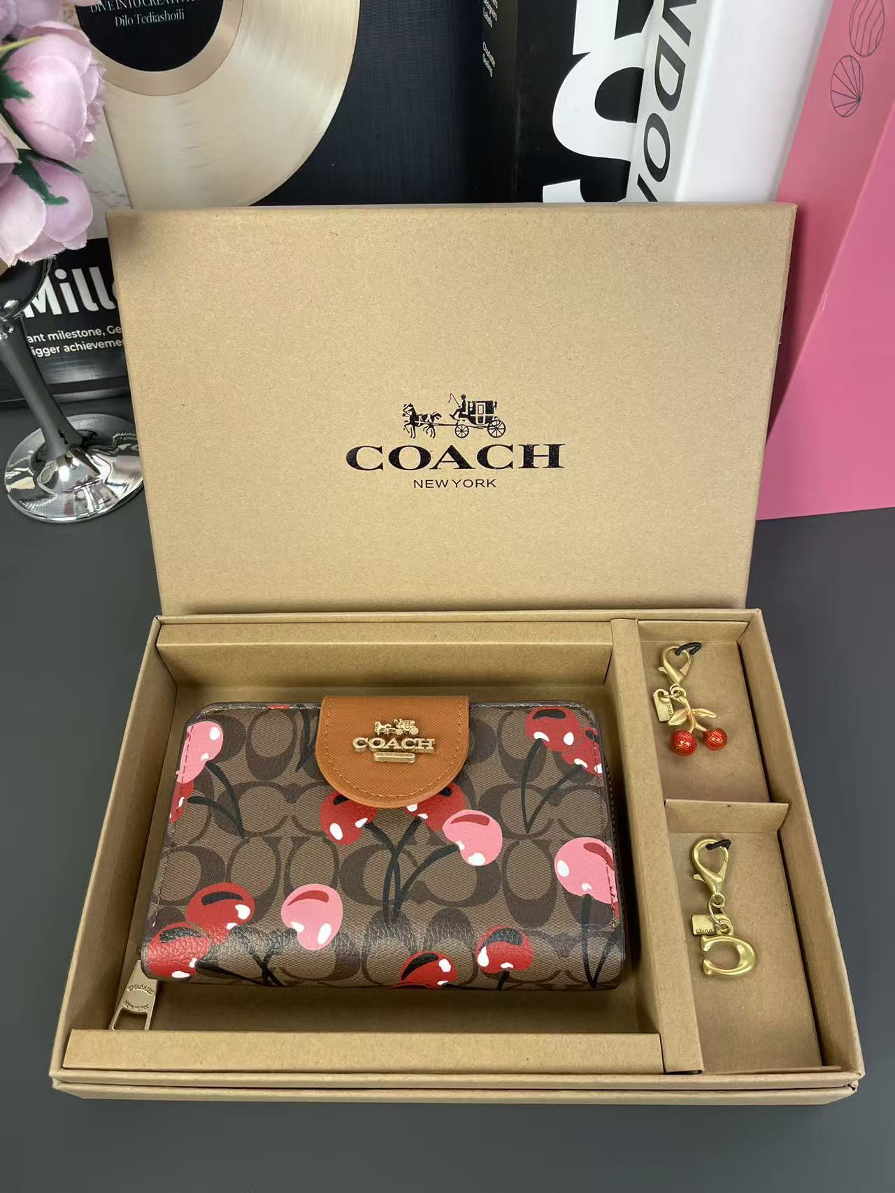 🍒Wallet set with Charms